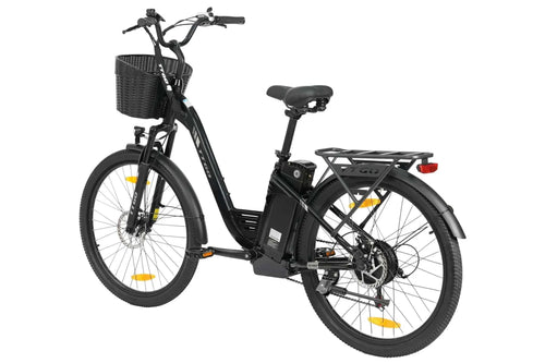 Perfil derecho completo de la bicicleta eléctrica TTGO C2 Pro negra sobre fondo blanco, mostrando el sistema de transmisión, batería y cesta delantera.