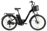 Vista lateral en estudio de la E-bike urbana TTGO C2 Pro negra con marco de paso bajo (step-through), cesta delantera y accesorios completos listos para la ciudad.