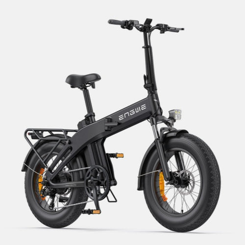 ENGWE EP-2 3.0 Boost negra vista frontal lateral, bicicleta eléctrica plegable con neumáticos anchos, suspensión delantera, guardabarros, iluminación delantera y portaequipajes trasero.