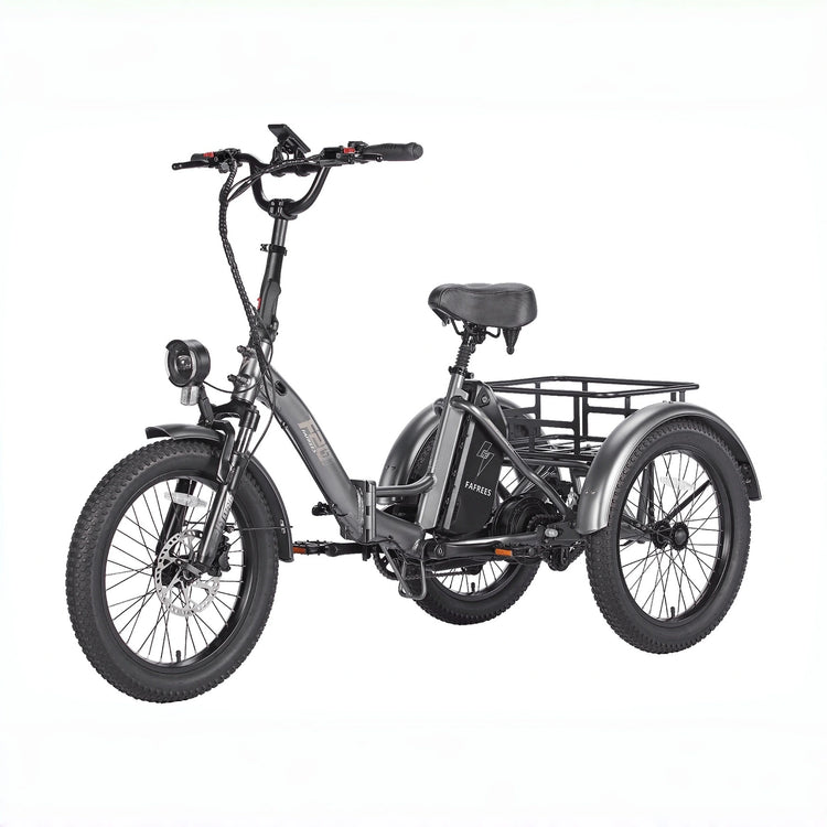 EU-F20 Mate triciclo eléctrico gris visto en ángulo frontal con neumáticos anchos, suspensión delantera y cesta trasera