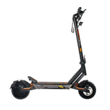 KuKirin T3 patinete eléctrico todoterreno derrapando en el desierto