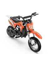 Vista frontal en diagonal de la moto eléctrica para niños MileRocket 1 color naranja, destacando el manillar, asiento y diseño todoterreno sobre fondo blanco.