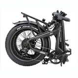 Bicicleta eléctrica plegable TTGO F6 Boost en entorno natural todoterreno