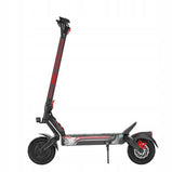 Vista lateral completa del patinete eléctrico Zwheel GT1 con estructura negra y detalles rojos